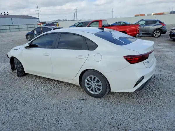 3KPF24AD3NE499064 2022 KIA FORTE - Image 2