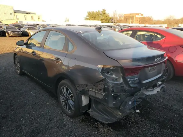 3KPF24AD3NE499288 2022 KIA FORTE - Image 2