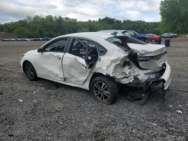3KPF24AD3NE499324 2022 KIA FORTE - Image 2