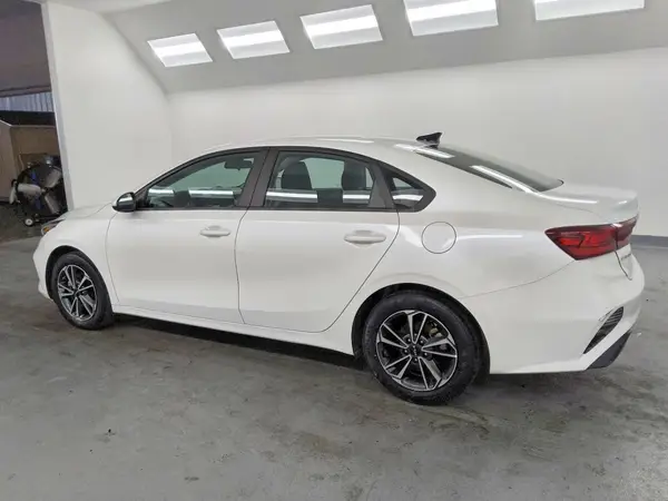 3KPF24AD3NE499534 2022 KIA FORTE - Image 2