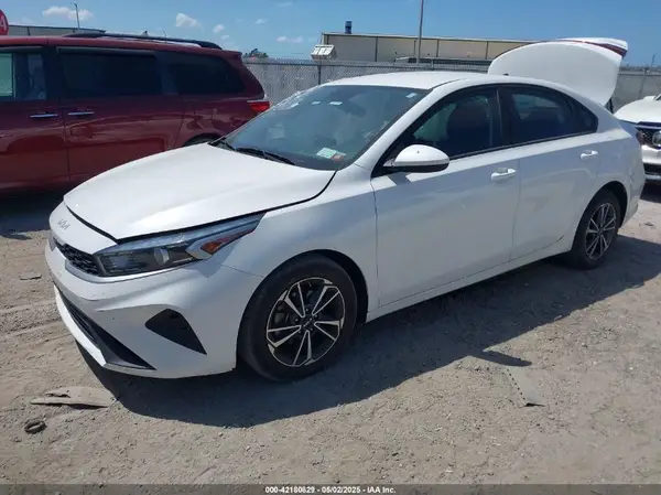 3KPF24AD3NE499971 2022 KIA FORTE - Image 2