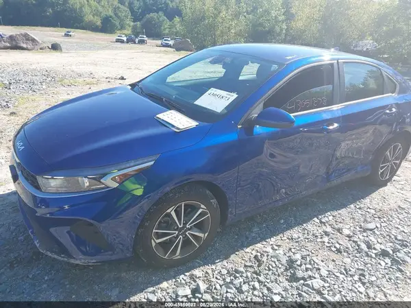 3KPF24AD3NE500097 2022 KIA FORTE - Image 2