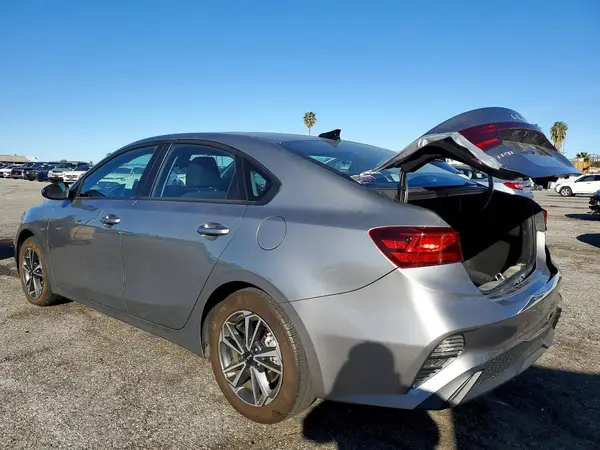 3KPF24AD3NE502383 2022 KIA FORTE - Image 2