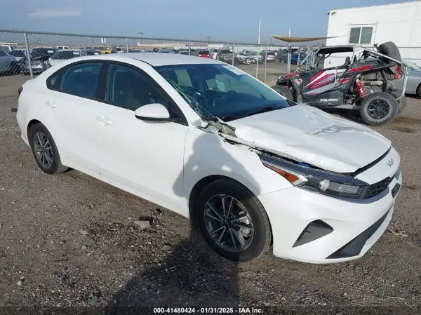 3KPF24AD3NE503999 2022 KIA FORTE - Image 1