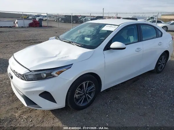 3KPF24AD3NE503999 2022 KIA FORTE - Image 2