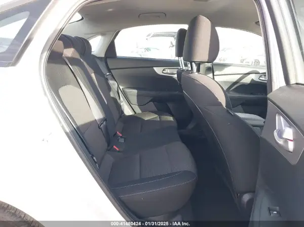 3KPF24AD3NE503999 2022 KIA FORTE - Image 8