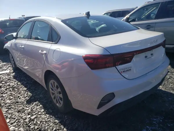 3KPF24AD3NE519216 2022 KIA FORTE - Image 2