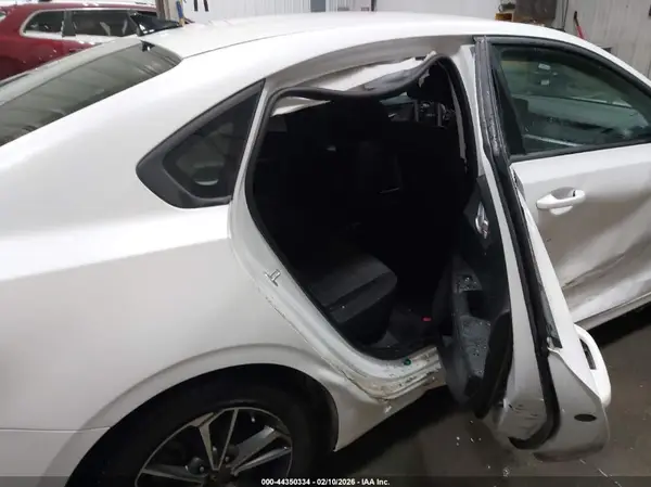 3KPF24AD3NP 2022 KIA FORTE - Image 8
