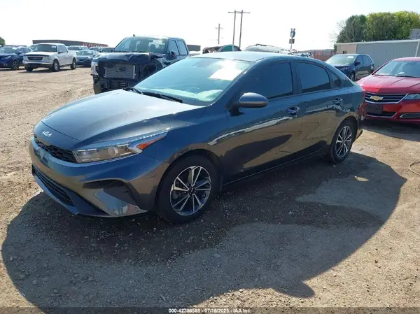 3KPF24AD3PE505285 2023 KIA FORTE - Image 2