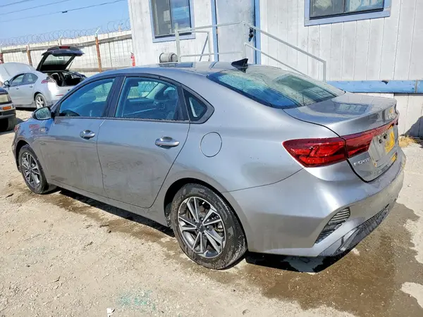 3KPF24AD3PE506663 2023 KIA FORTE - Image 2