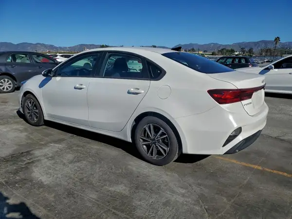 3KPF24AD3PE508591 2023 KIA FORTE - Image 2