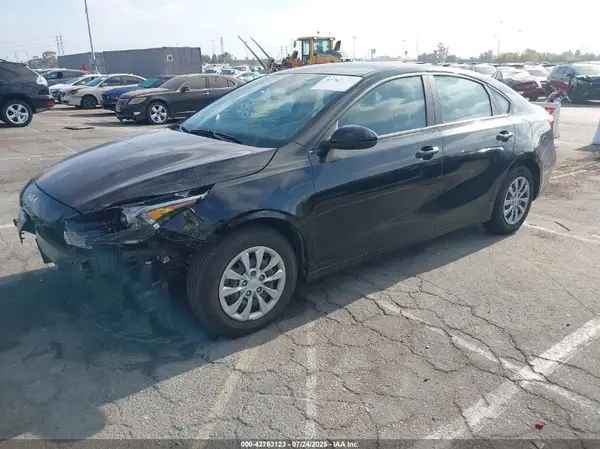 3KPF24AD3PE508753 2023 KIA FORTE - Image 2