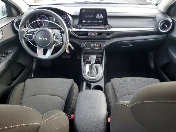 3KPF24AD3PE517615 2023 KIA FORTE - Image 8