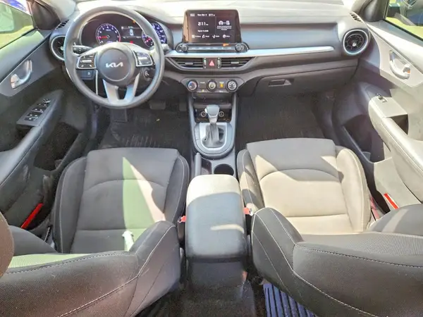 3KPF24AD3PE517758 2023 KIA FORTE - Image 8