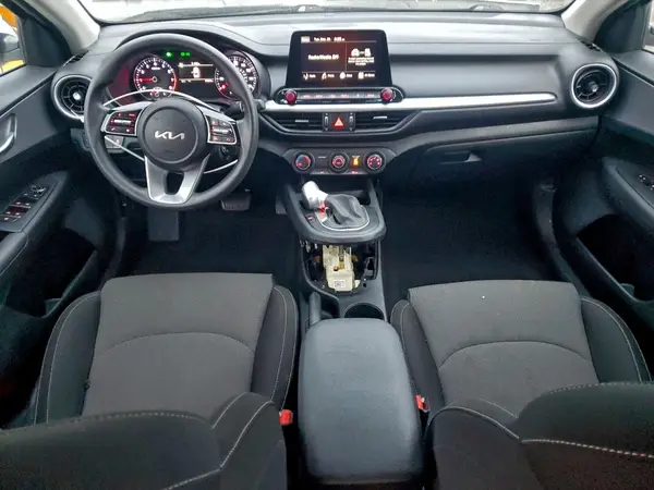 3KPF24AD3PE522393 2023 KIA FORTE - Image 8