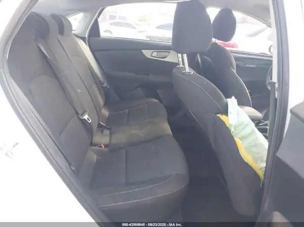 3KPF24AD3PE524662 2023 KIA FORTE - Image 8