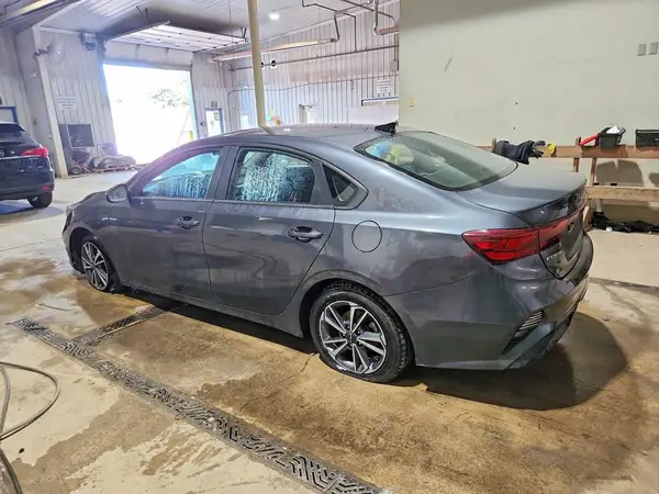 3KPF24AD3PE525326 2023 KIA FORTE - Image 2