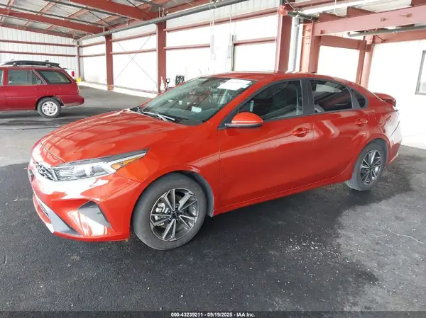 3KPF24AD3PE526959 2023 KIA FORTE - Image 2