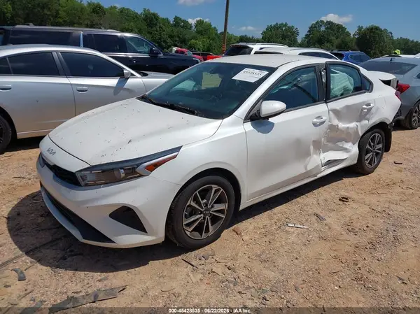 3KPF24AD3PE527285 2023 KIA FORTE - Image 2