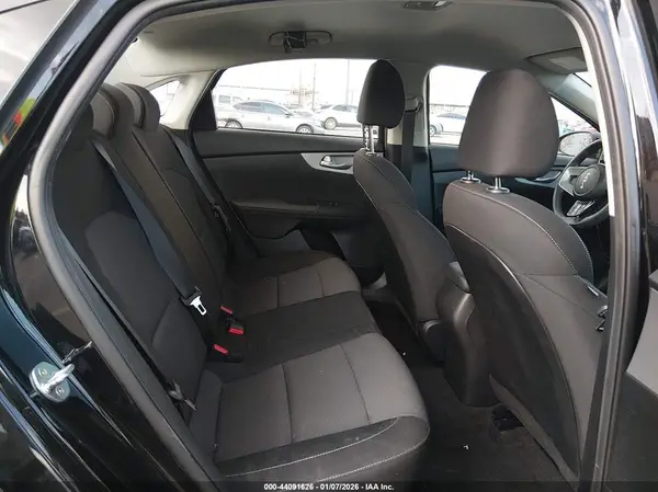 3KPF24AD3PE529618 2023 KIA FORTE - Image 8