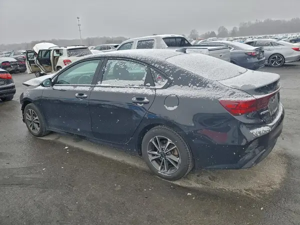 3KPF24AD3PE538190 2023 KIA FORTE - Image 2