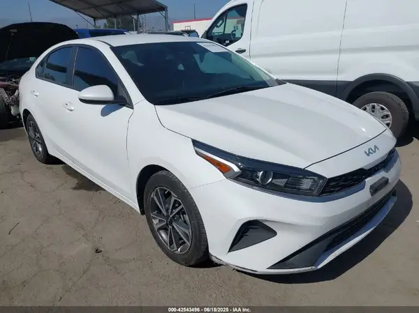 3KPF24AD3PE539095 2023 KIA FORTE - Image 1