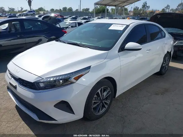 3KPF24AD3PE539095 2023 KIA FORTE - Image 2