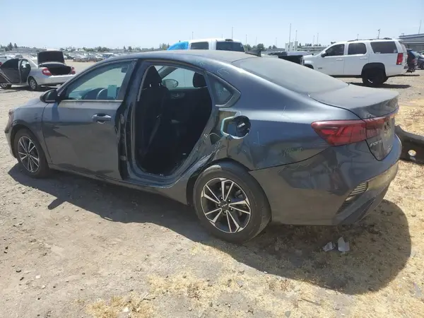 3KPF24AD3PE541512 2023 KIA FORTE - Image 2
