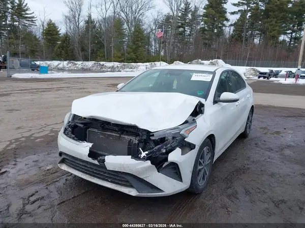 3KPF24AD3PE545432 2023 KIA FORTE - Image 2