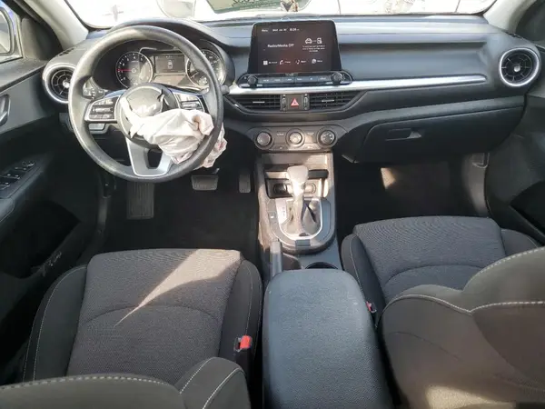 3KPF24AD3PE552946 2023 KIA FORTE - Image 8