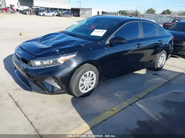 3KPF24AD3PE555474 2023 KIA FORTE - Image 2