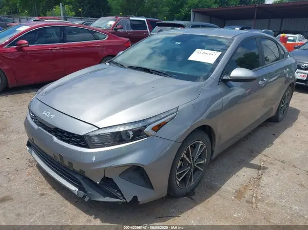 3KPF24AD3PE556768 2023 KIA FORTE - Image 2
