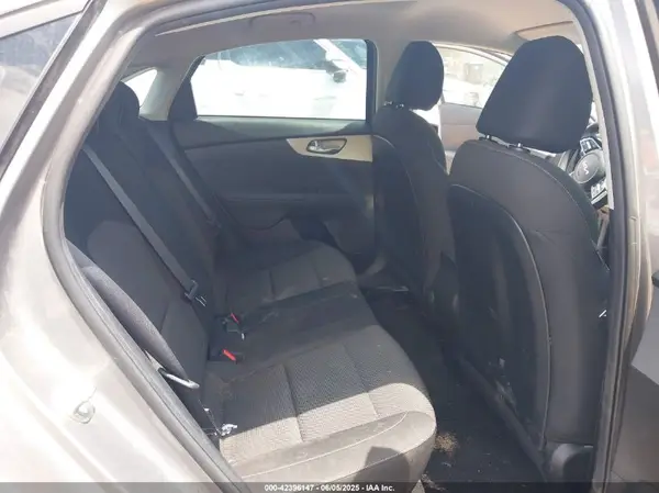 3KPF24AD3PE556768 2023 KIA FORTE - Image 8