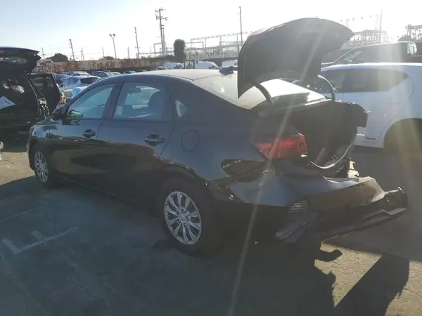 3KPF24AD3PE557581 2023 KIA FORTE - Image 2