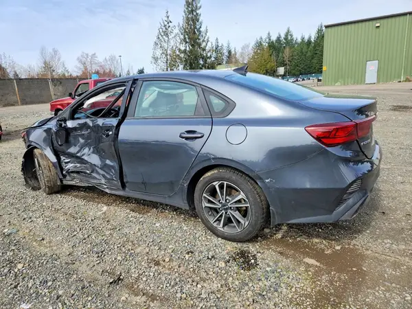 3KPF24AD3PE560979 2023 KIA FORTE - Image 2