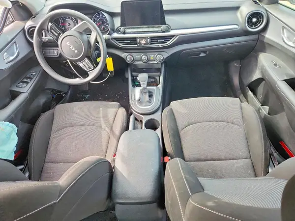 3KPF24AD3PE560979 2023 KIA FORTE - Image 8