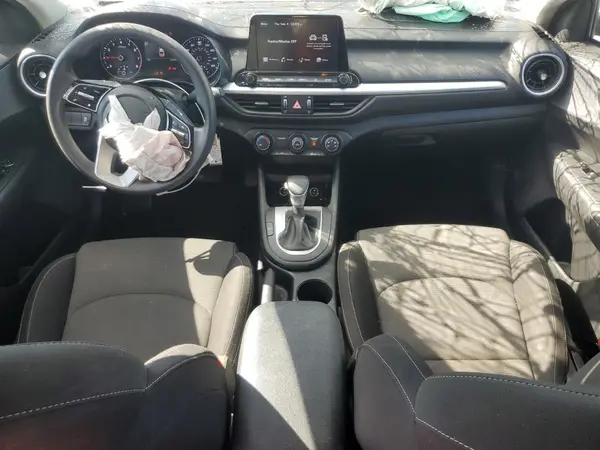 3KPF24AD3PE563767 2023 KIA FORTE - Image 8