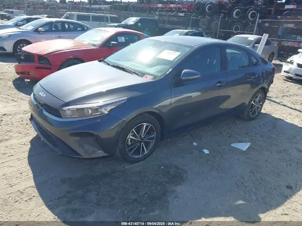 3KPF24AD3PE563798 2023 KIA FORTE - Image 2