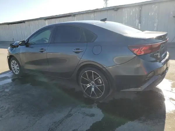 3KPF24AD3PE565714 2023 KIA FORTE - Image 2