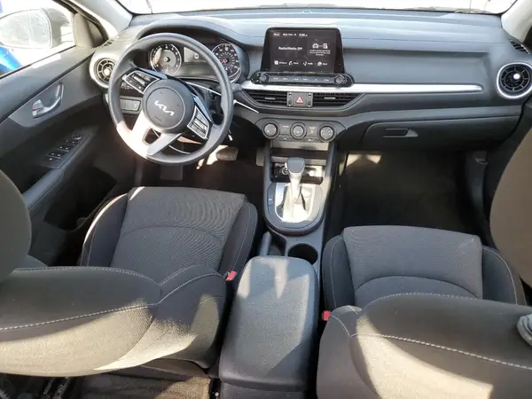 3KPF24AD3PE565888 2023 KIA FORTE - Image 8