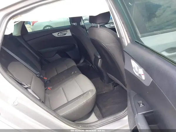 3KPF24AD3PE566510 2023 KIA FORTE - Image 8