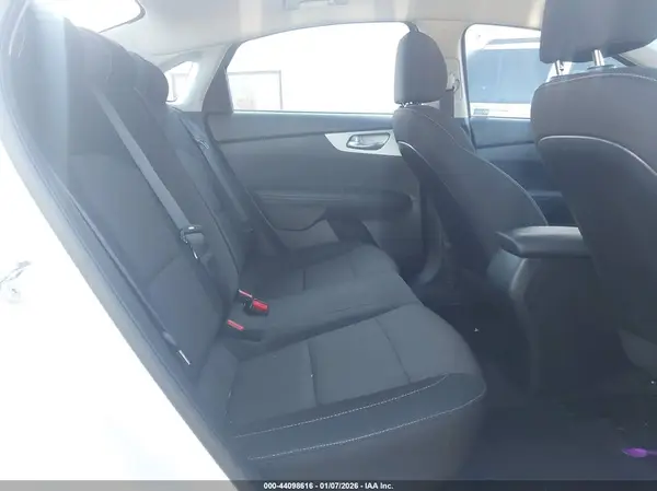 3KPF24AD3PE566555 2023 KIA FORTE - Image 8