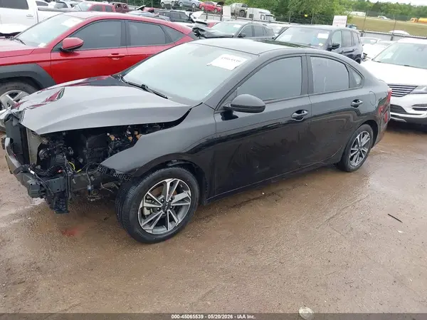 3KPF24AD3PE567155 2023 KIA FORTE - Image 2