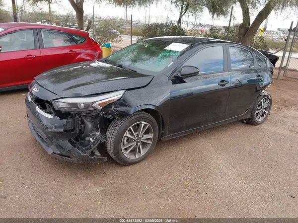3KPF24AD3PE567401 2023 KIA FORTE - Image 2