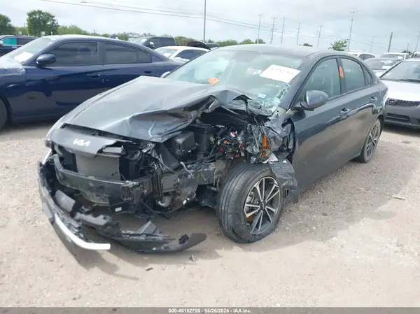 3KPF24AD3PE567754 2023 KIA FORTE - Image 2