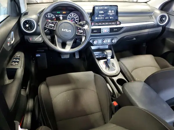 3KPF24AD3PE568760 2023 KIA FORTE - Image 8