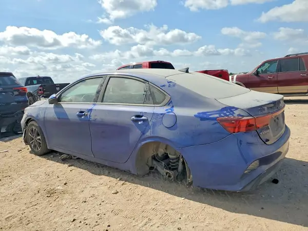 3KPF24AD3PE568841 2023 KIA FORTE - Image 2