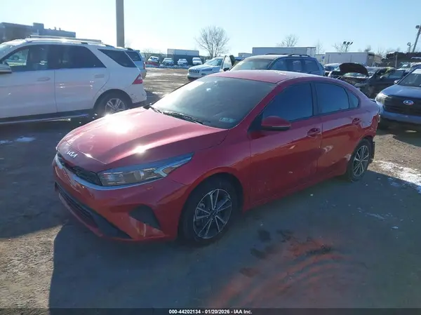 3KPF24AD3PE569083 2023 KIA FORTE - Image 2