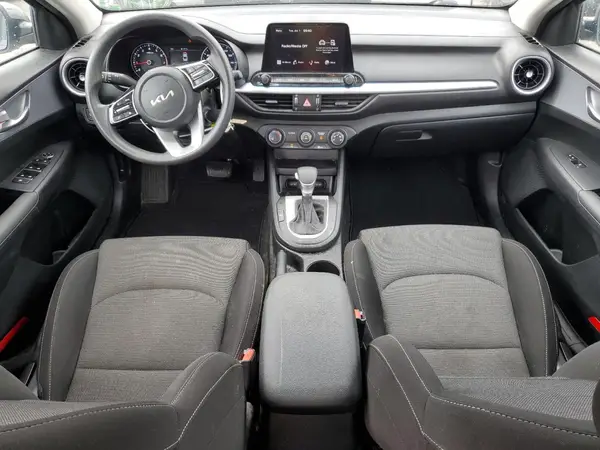 3KPF24AD3PE569214 2023 KIA FORTE - Image 8