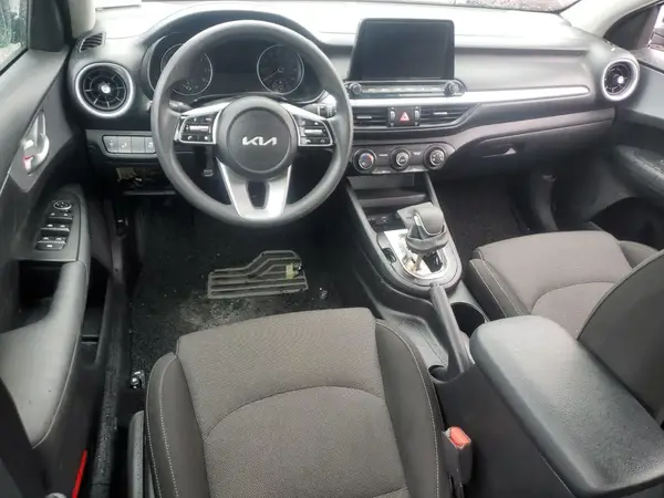 3KPF24AD3PE572128 2023 KIA FORTE - Image 8